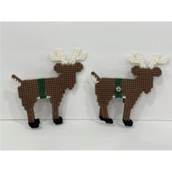 Vintage Lot of 4 Handmade Christmas Ornaments Needlepoint Reindeers 3 to 6 In - Picture 5 of 5